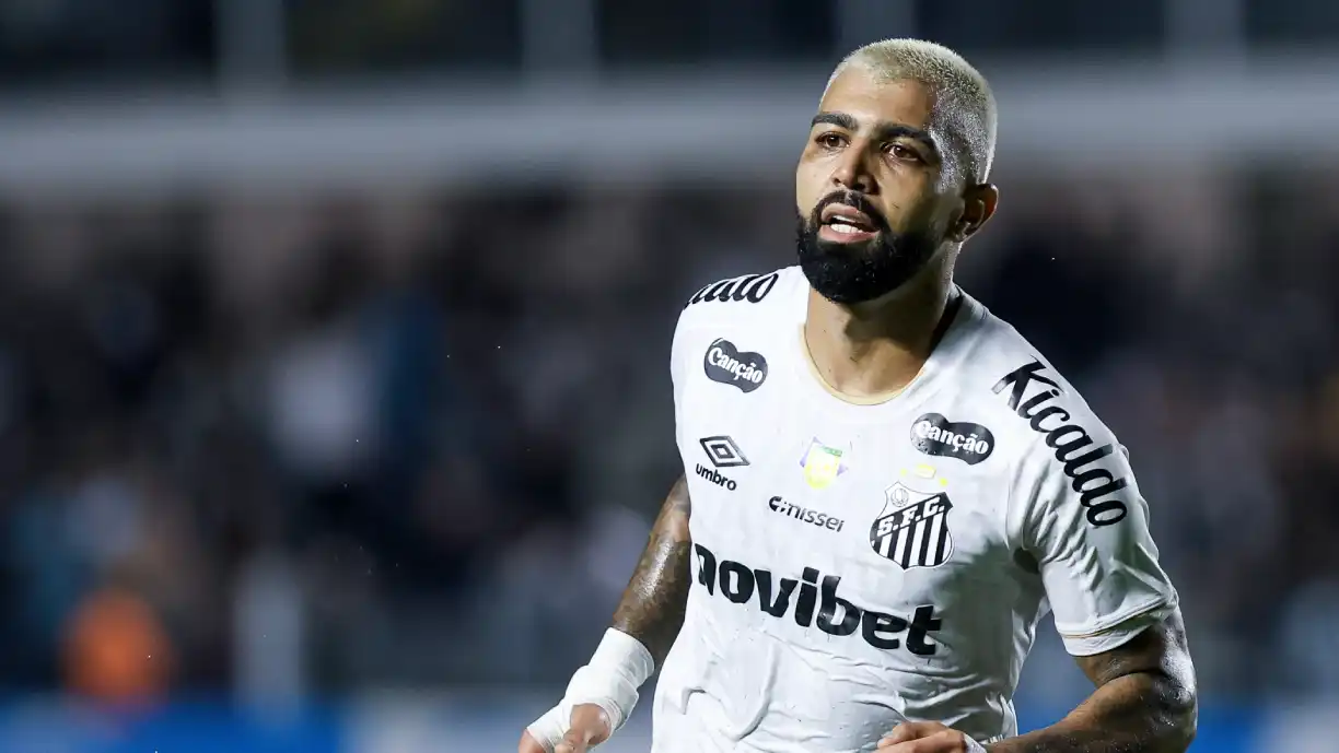 Gabigol volta a fazer asneira; Ex Benfica é punido após gesto obsceno para a bancada (Vídeo)