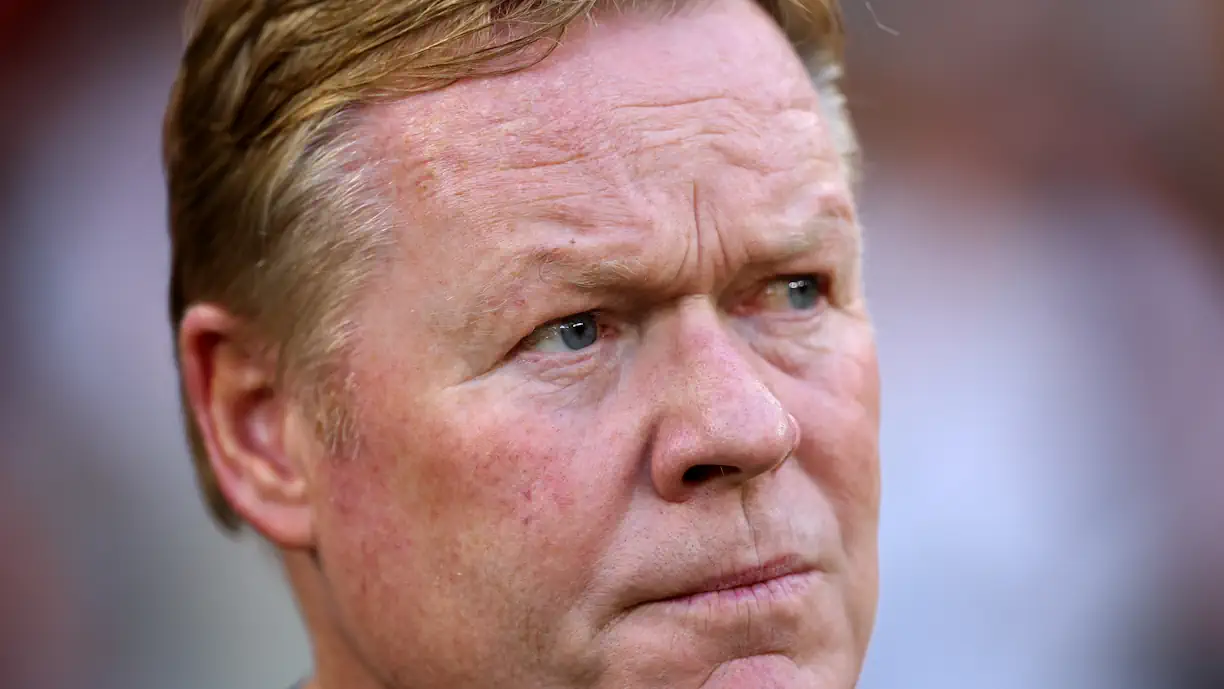 Países Baixos foi eliminado pelo Marrocos nos 16 avos de final do Mundial e Pierre Van Hooijdonk, antigo avançado do Benfica, criticou bastante Ronald Koeman