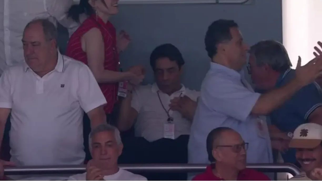 Rui Costa viveu noite de tensão na vitória do Benfica sobre o Sporting pelas finais do Campeonato de Futsal