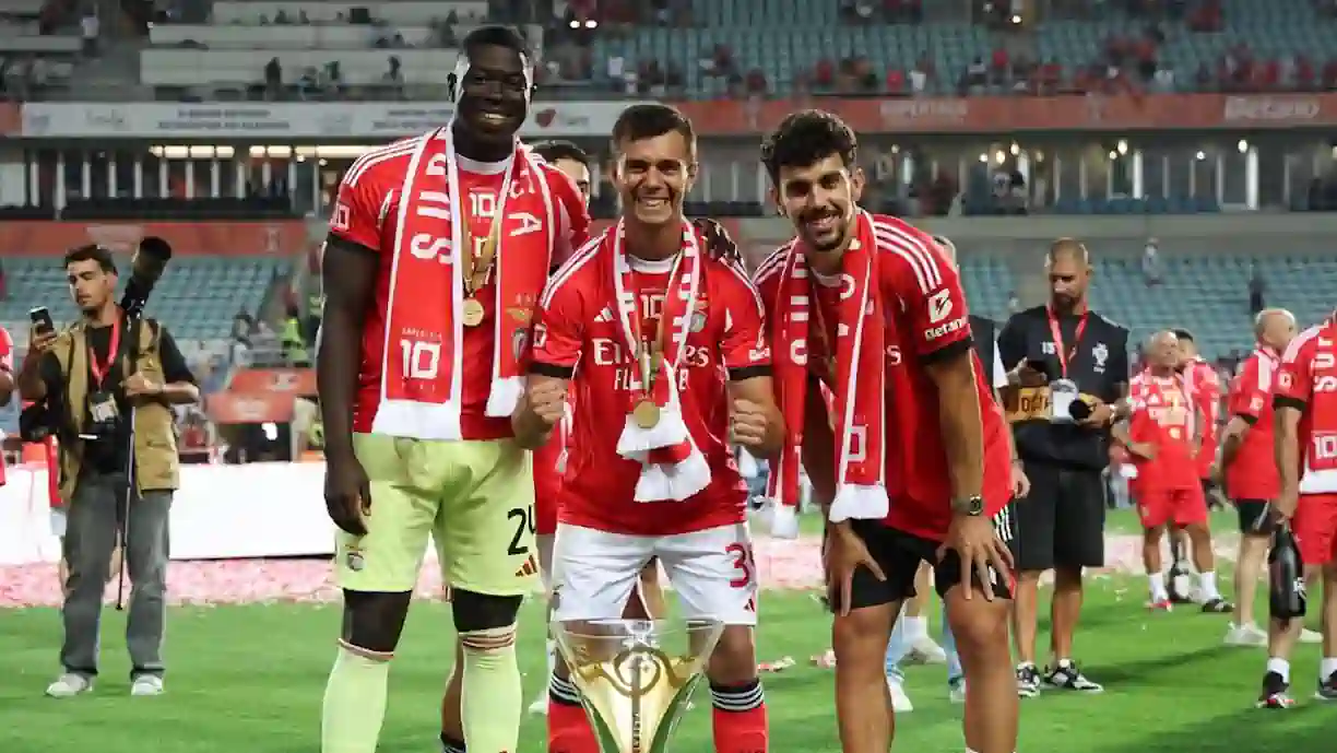 Henrique Araújo não foi chamado para o início dos trabalhos da época 2026/27 e Benfica pretende uma saída definitiva do avançado