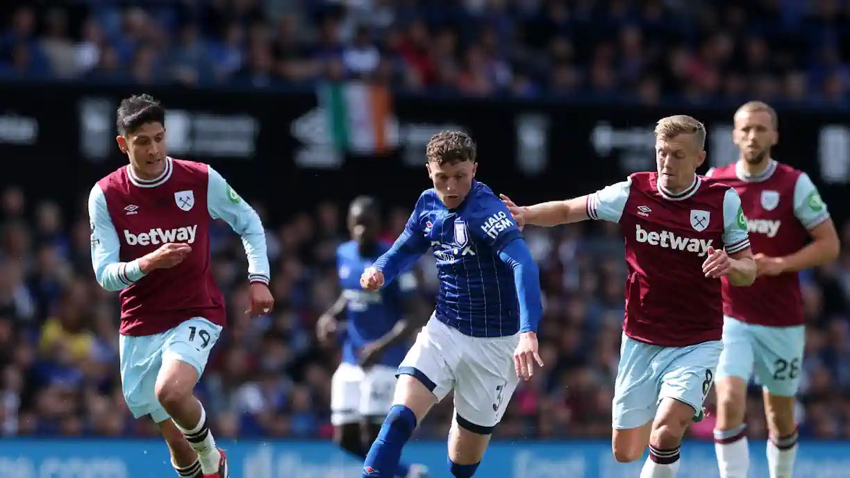 Médio defensivo do West Ham visto como possível solução para o Benfica