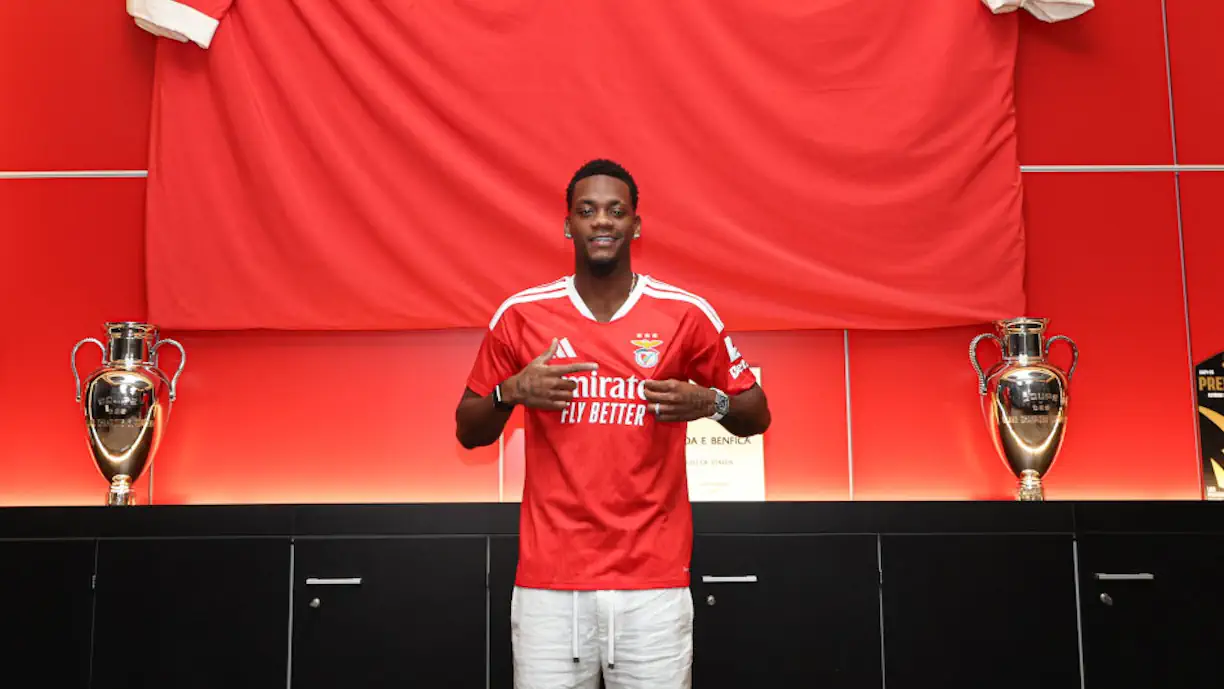 O Benfica oficializou a contratação de Jhon Durán para o plantel de Marco Silva nesta segunda-feira, dia 20 de julho