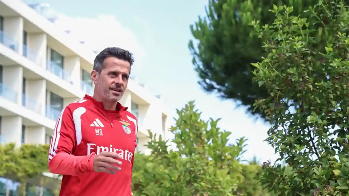 Lateral do Benfica é carta fora do baralho para Marco Silva e procura novo clube