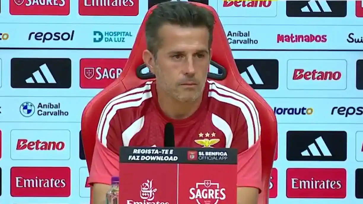 Marco Silva esteve na conferência de antevisão ao jogo do Benfica desta quinta-feira com o St. Gallen