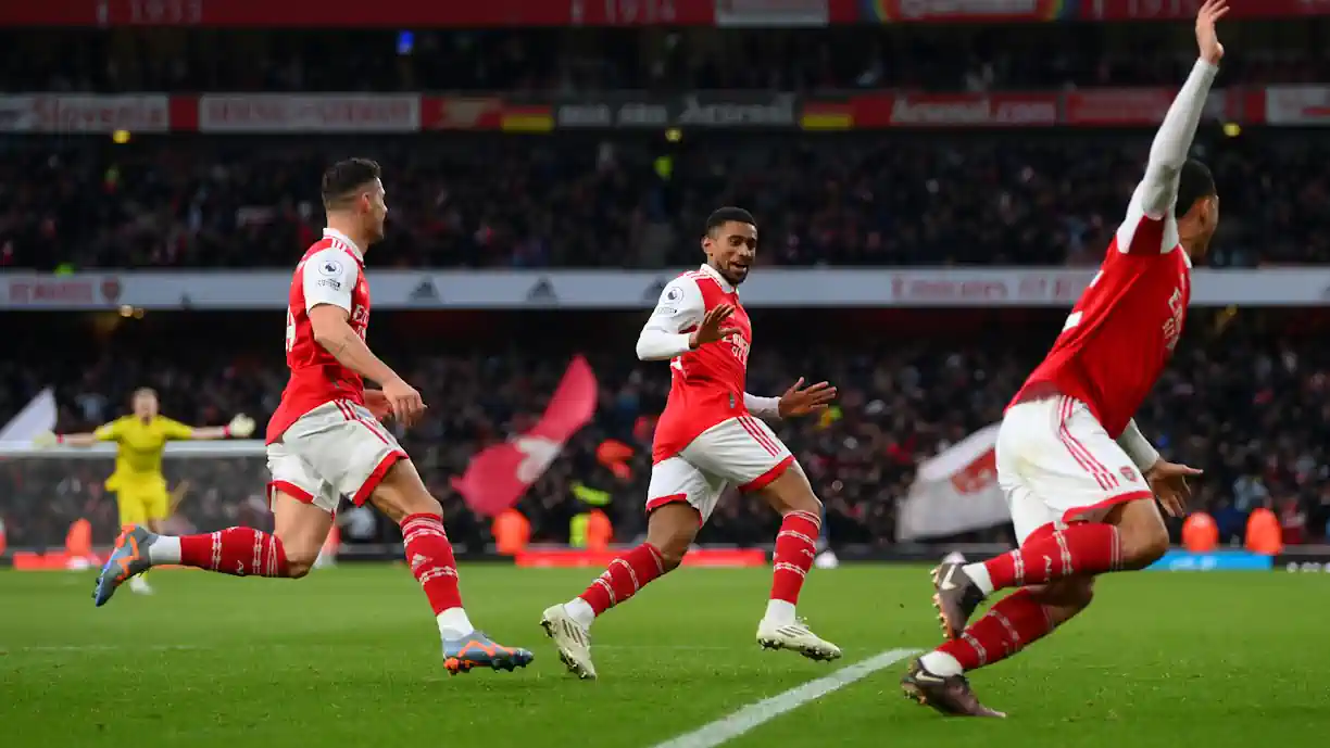 Avançado de 26 anos está em final de contrato com o Arsenal e é apontado ao Benfica