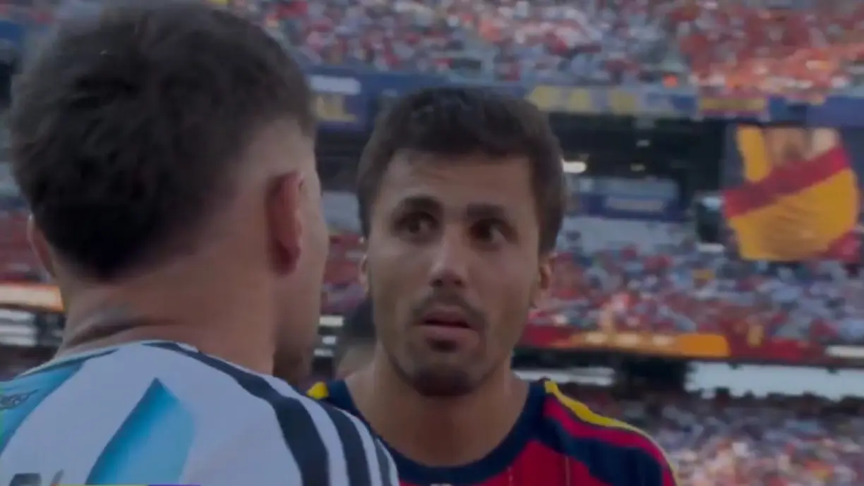 Otamendi recusa-se a cumprimentar Rodri; Ex Benfica atira: "Semana toda a chorar"