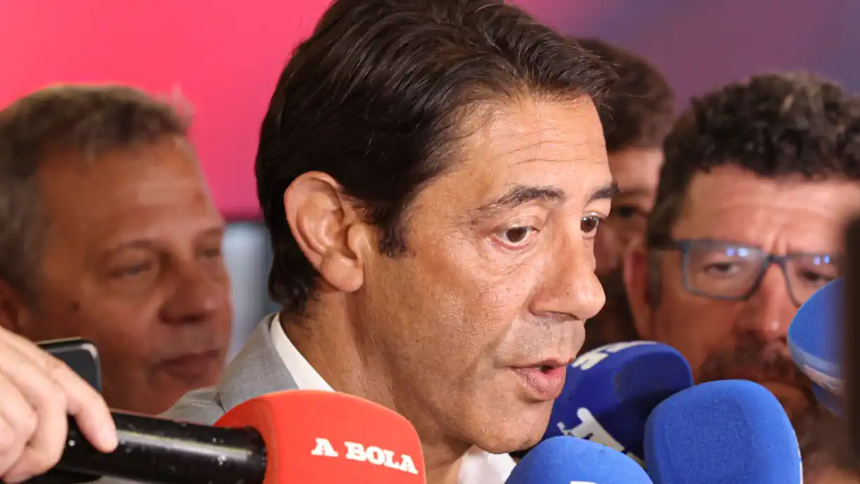Oficial! Avançado deixa o Benfica em definitivo e ruma à segunda divisão