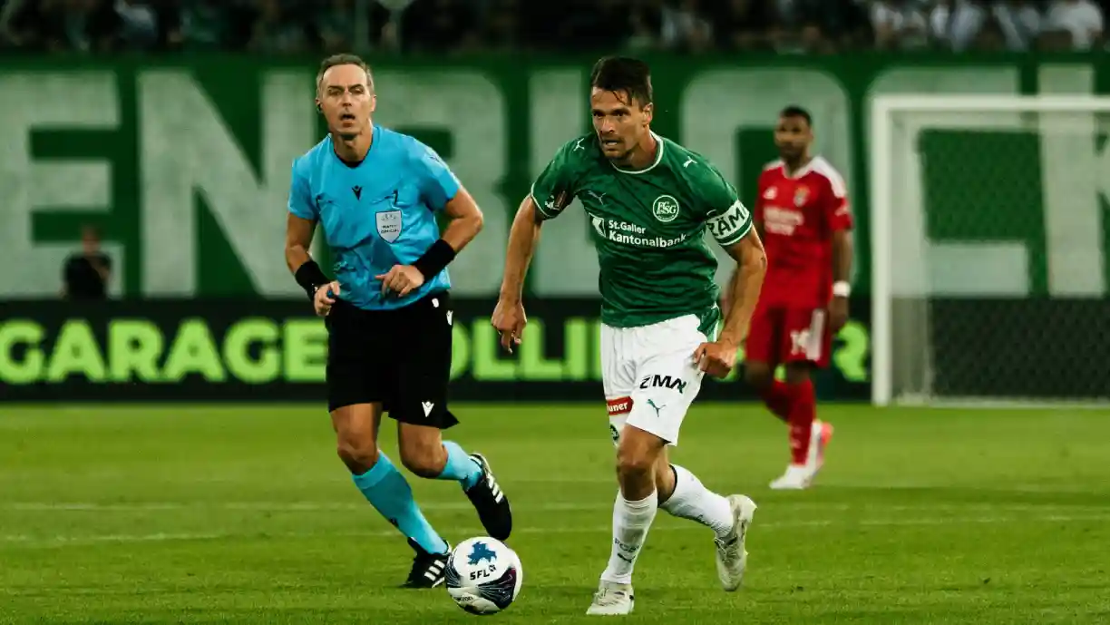 Capitão do St. Gallen arma-se em engraçadinho e goza forte e feio com o Benfica
