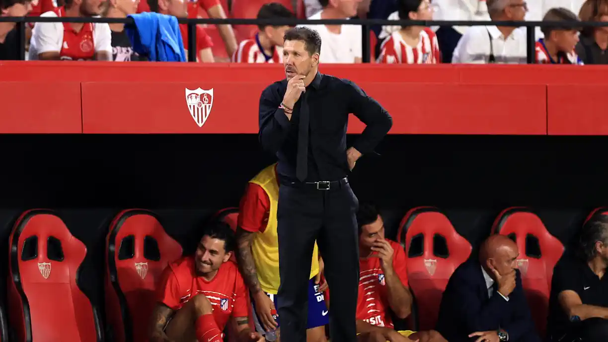 Antigo alvo do Benfica, Marc Pubill, vai renovar o seu contrato com o Atlético de Madrid, depois de convencer Diego Simeone