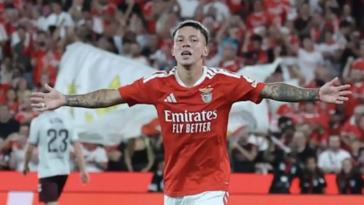 Oficial! Compatriota de Prestianni é contratado pelo Benfica