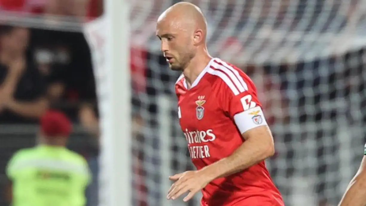 Aursnes volta às contas no Benfica, mas Marco Silva arranja grande dor de cabeça