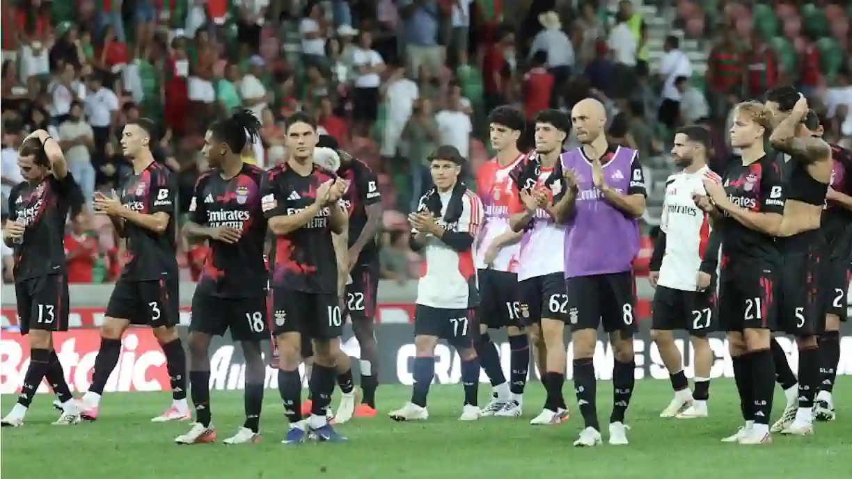 Nélson Feiteirona diz que há um jogador do Benfica uns furos abaixo: "Números são modestos"