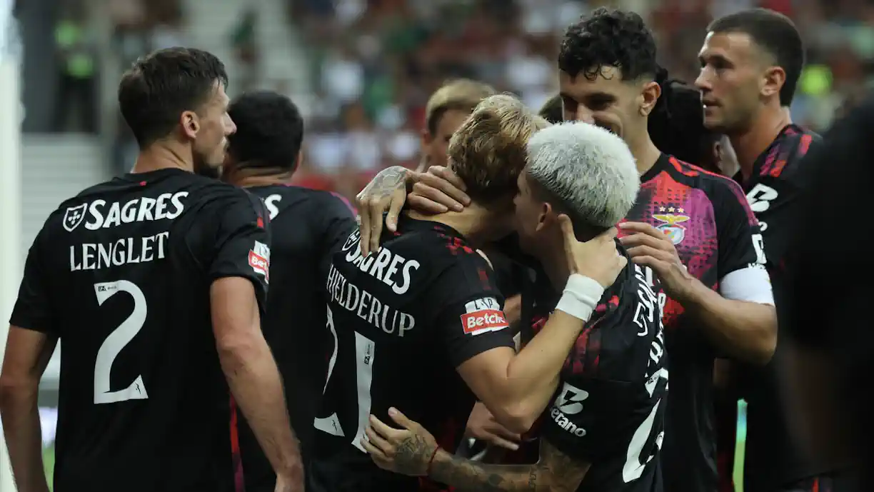 Driblador resiste à renovação com o Benfica e negociações batem no poste