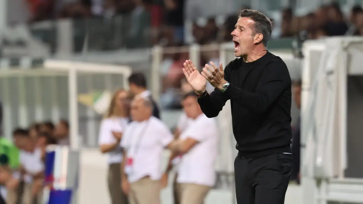 Marco Silva tem uma dúvida para o duelo entre o Porto e o Benfica devido a situação física de Alexander Bah