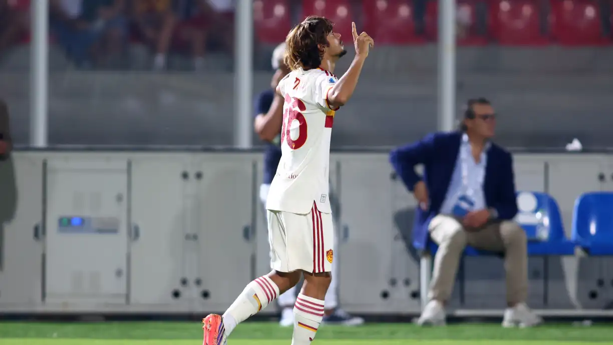 Rodrigo Mora se destaca com a camisola da Roma e se aproxima de jogador do Benfica em índice para o Golden Boy