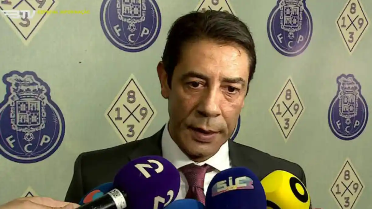 Rui Costa aponta dedo à arbitragem após Porto - Benfica: “Dualidade tremenda”