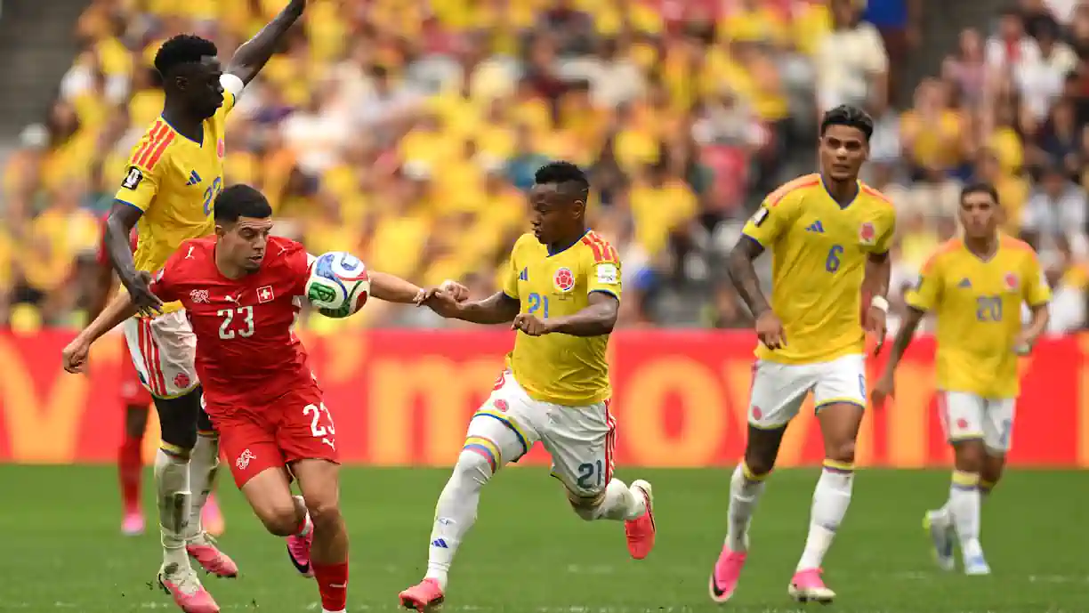 Davidson Sánchez, central do Galatasaray, está a ser apontado na Turquia como possível contratação do Benfica no início de 2027