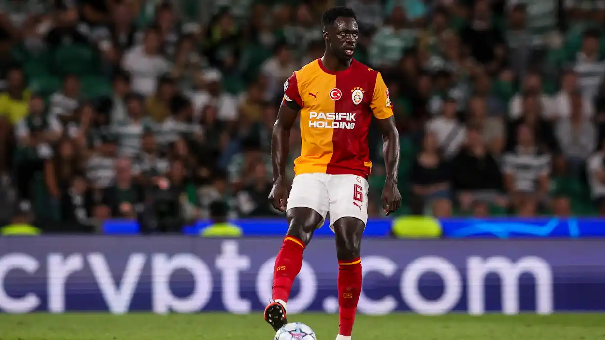 Benfica está atento a Davinson Sánchez, mas Galatasaray pede 30 milhões de euros para libertar o internacional colombiano