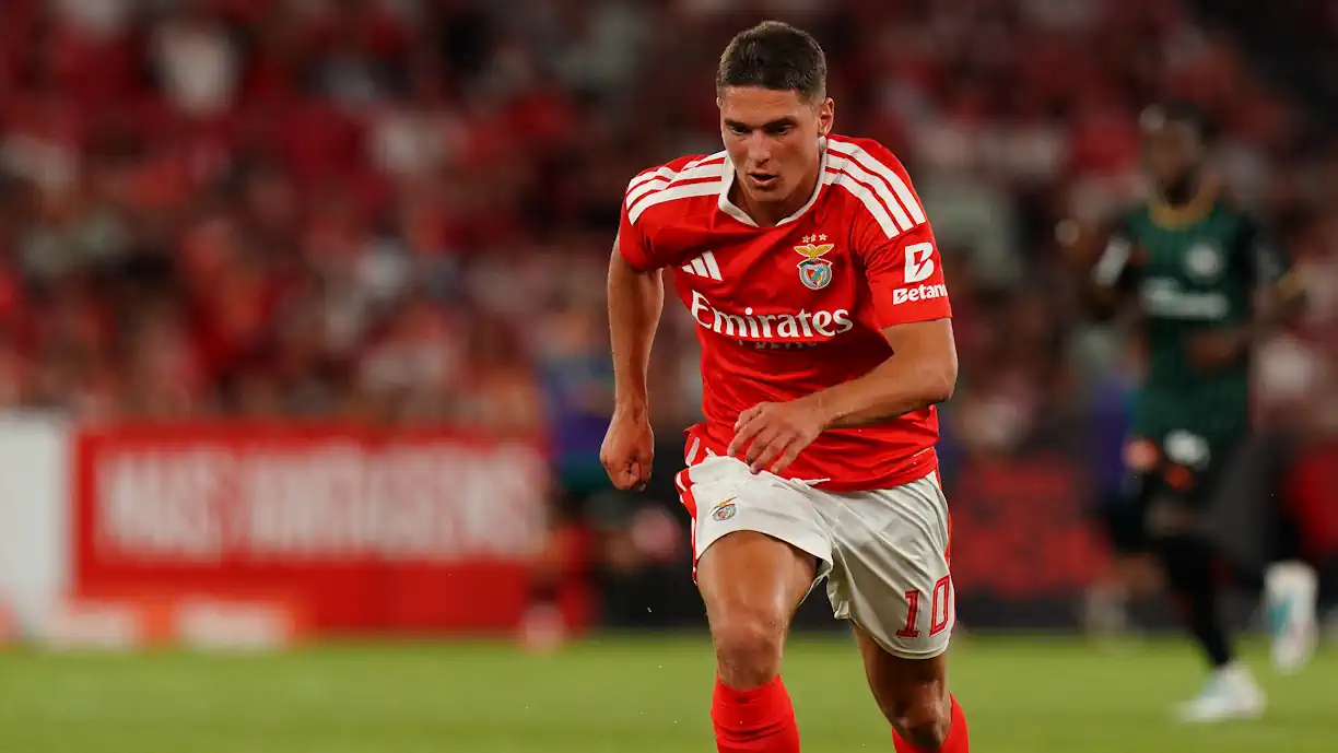 Benfica fica sem Sudakov; Exames no Seixal confirmam pior cenário
