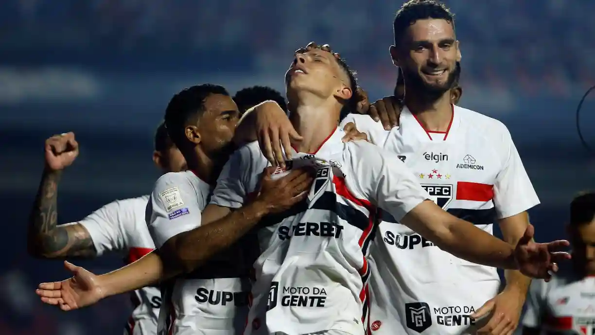 Avançado do São Paulo, Gustavo Santana estaria na lista do Benfica, mas clube tem grande concorrência pela contratação