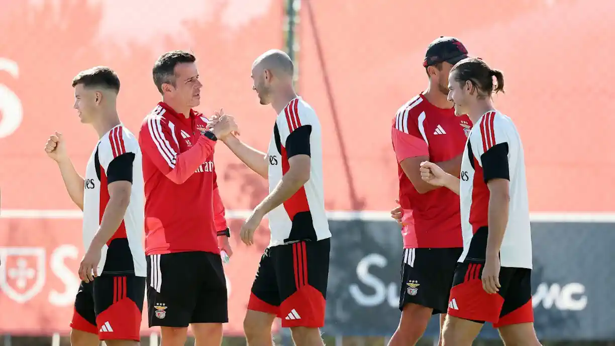 Desde a chegada de Marco Silva, o desempenho ofensivo do Benfica viu grande melhoria, mas há preocupação com a defesa