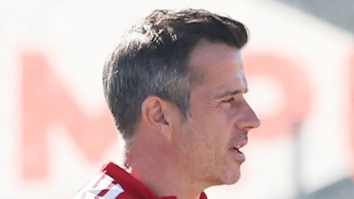 Marco Silva terá de lidar com assédio no mercado de inverno a Daniel Banjaqui e interesse do Chelsea pode dificultar sua vida